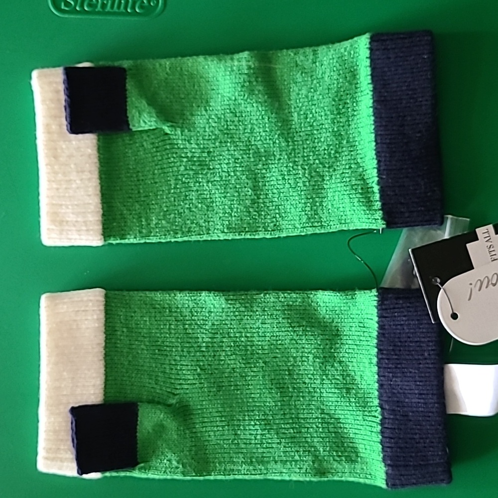 Crown & ivy gloves
